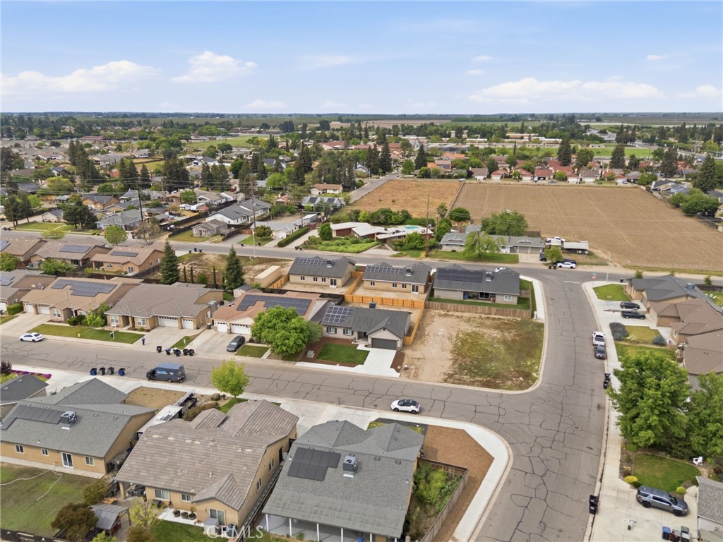 3446 E Grove Ave, Visalia, CA 93292
