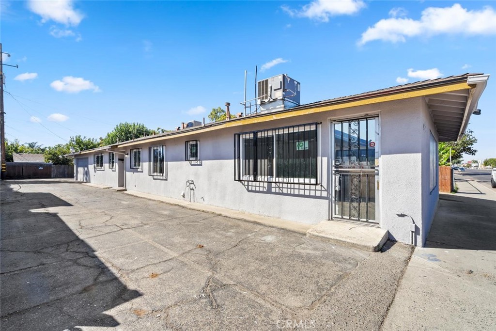4584 E Tulare, Fresno, CA 93702