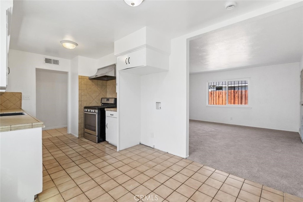 4584 E Tulare, Fresno, CA 93702