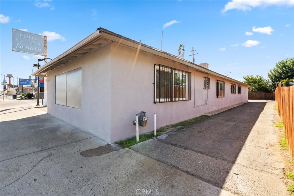 4584 E Tulare, Fresno, CA 93702