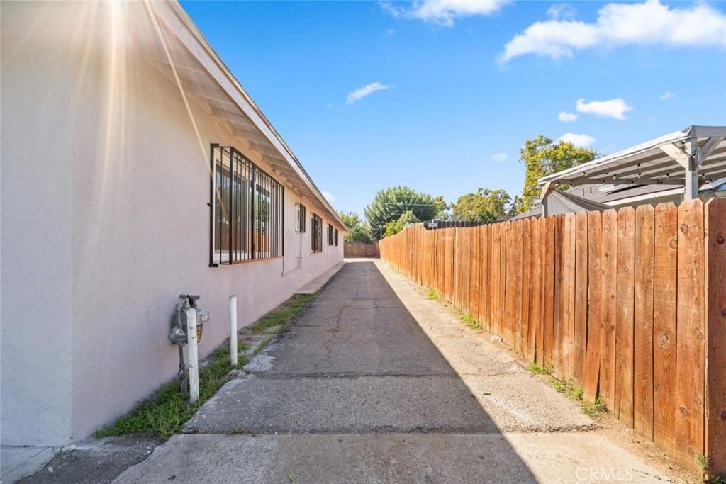 4584 E Tulare, Fresno, CA 93702