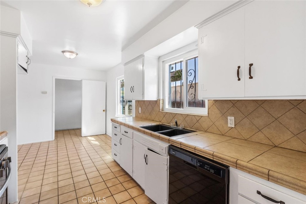4584 E Tulare, Fresno, CA 93702