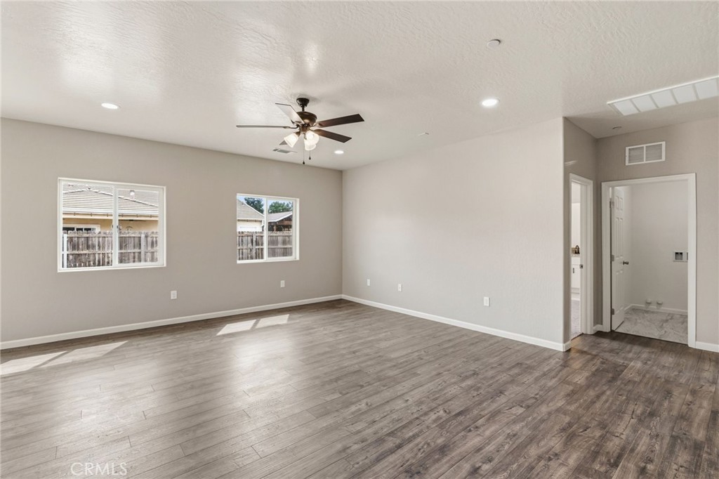 3441 E Douglas Ave, Visalia, CA 93292