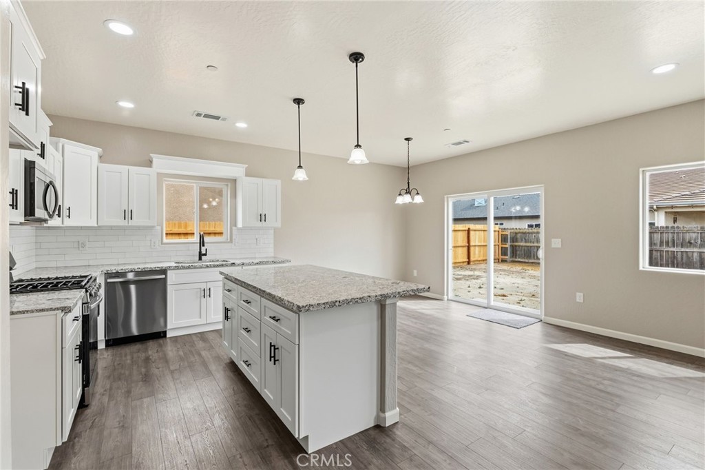 3441 E Douglas Ave, Visalia, CA 93292