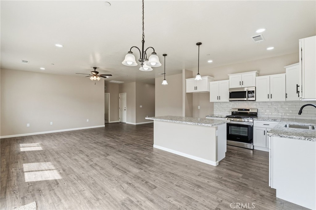 3441 E Douglas Ave, Visalia, CA 93292