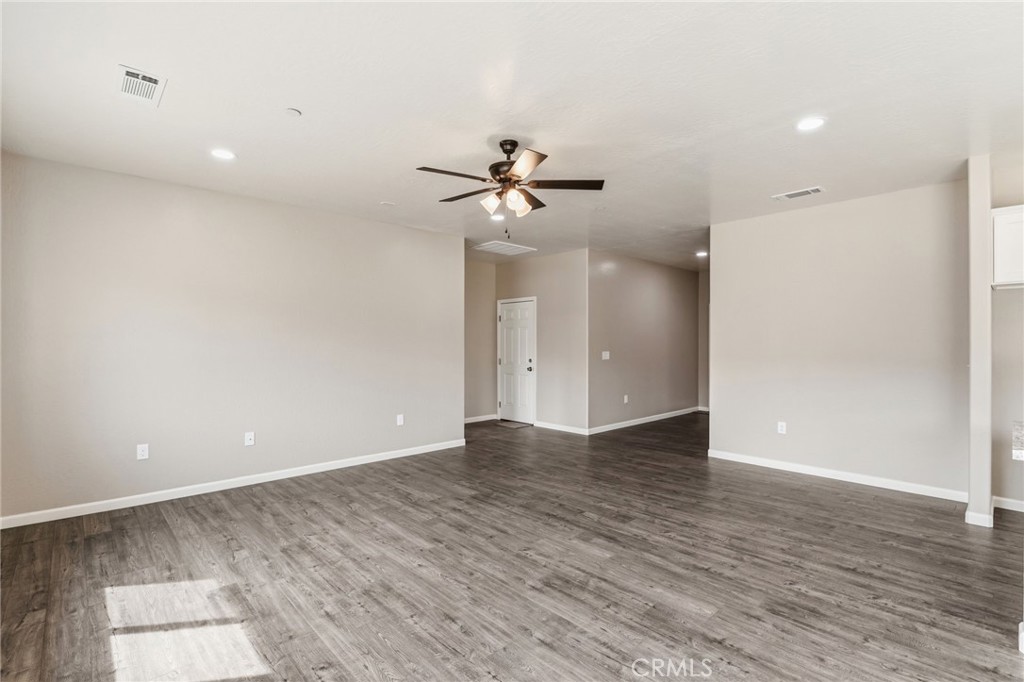 3441 E Douglas Ave, Visalia, CA 93292