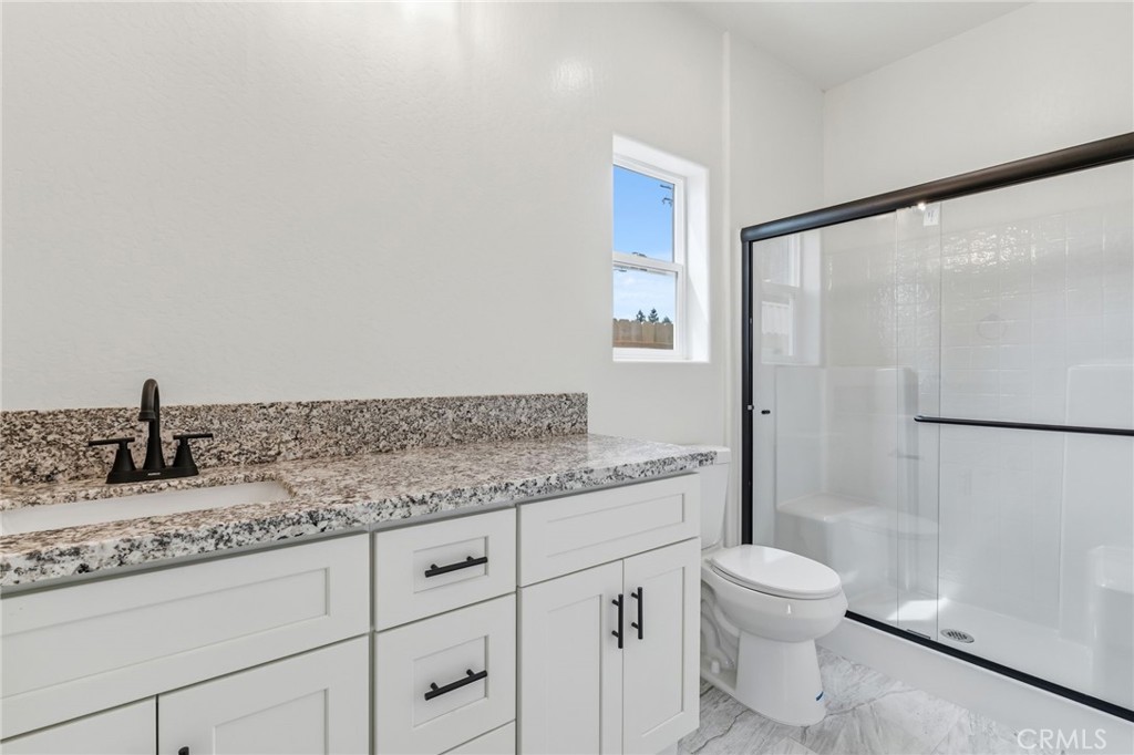3441 E Douglas Ave, Visalia, CA 93292