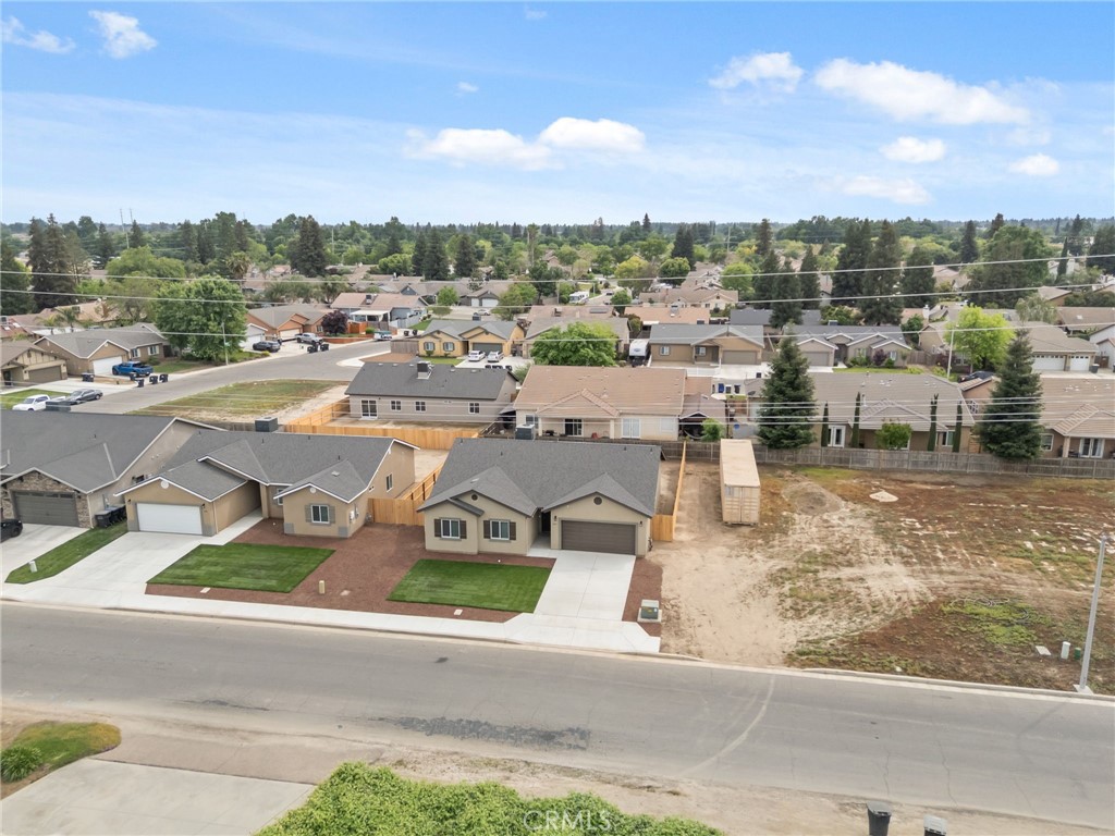 3441 E Douglas Ave, Visalia, CA 93292