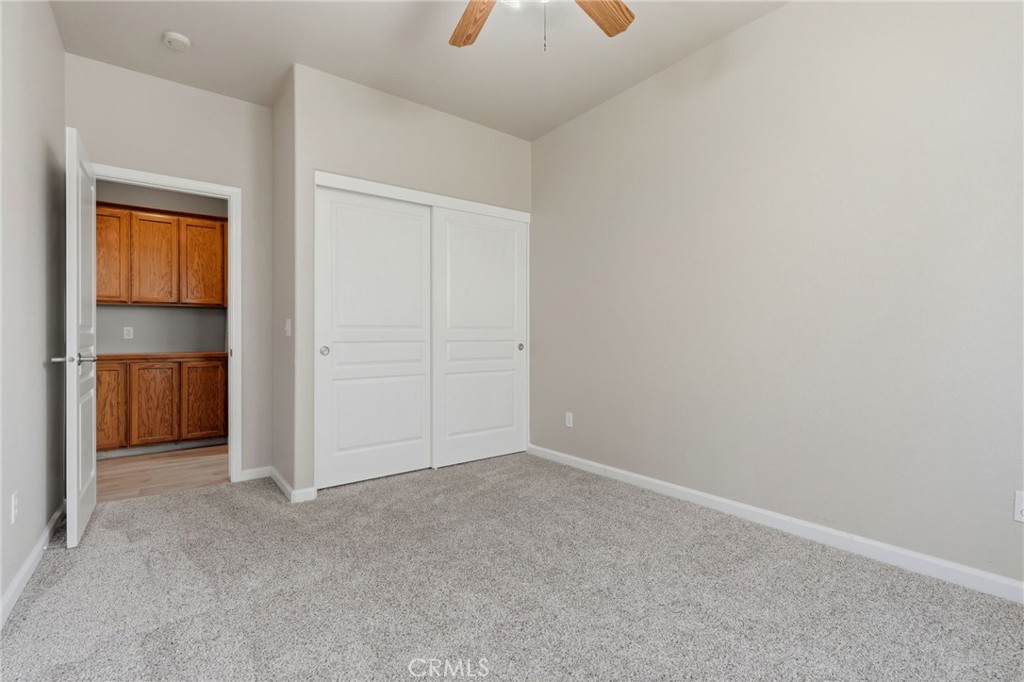 2429 N Oak Grove Ct, Visalia, CA 93291
