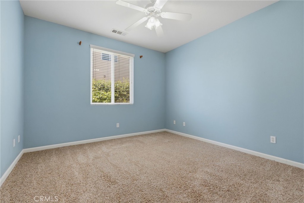 2429 N Oak Grove Ct, Visalia, CA 93291