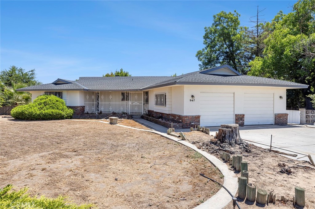 947 S Stanford Ave, Fresno, CA 93727