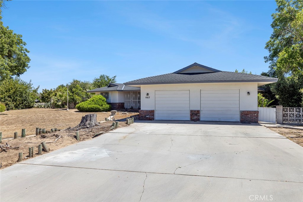 947 S Stanford Ave, Fresno, CA 93727