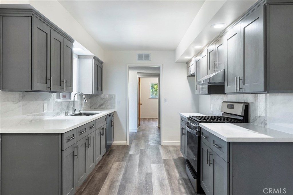 947 S Stanford Ave, Fresno, CA 93727