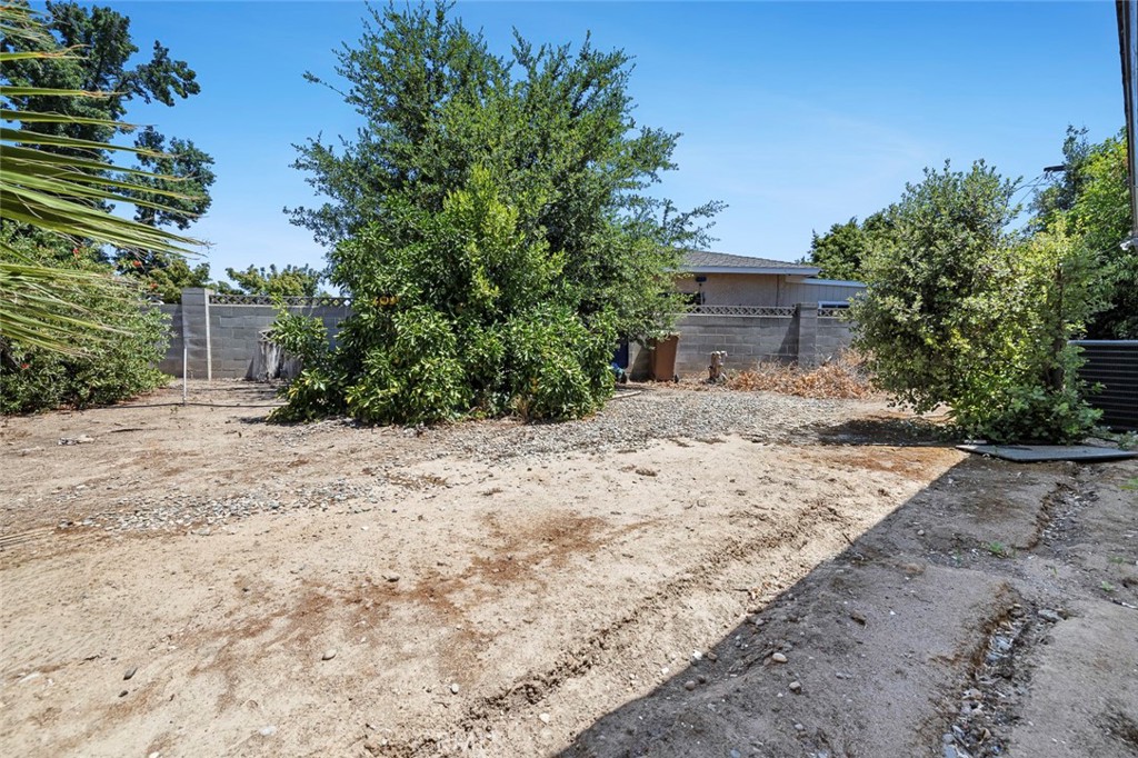 947 S Stanford Ave, Fresno, CA 93727