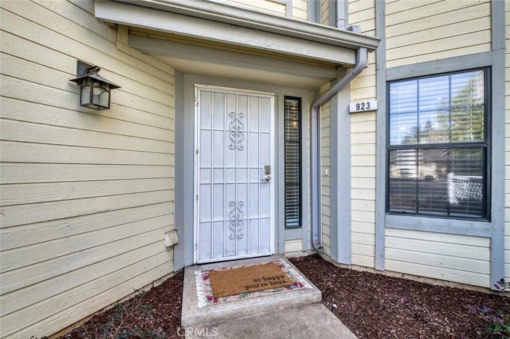 923 E Foxhill, Fresno, CA 93720