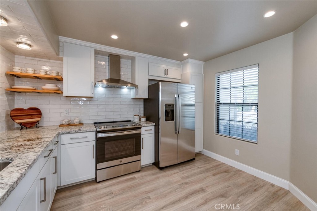 923 E Foxhill, Fresno, CA 93720