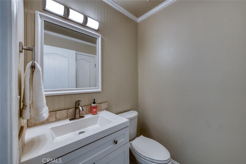 923 E Foxhill, Fresno, CA 93720