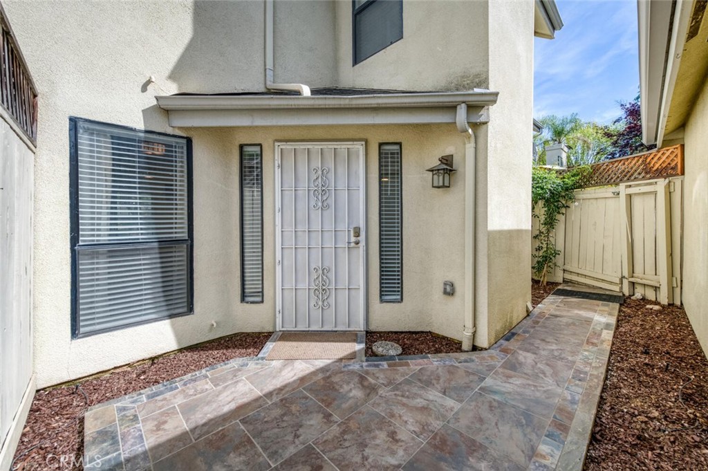 923 E Foxhill, Fresno, CA 93720