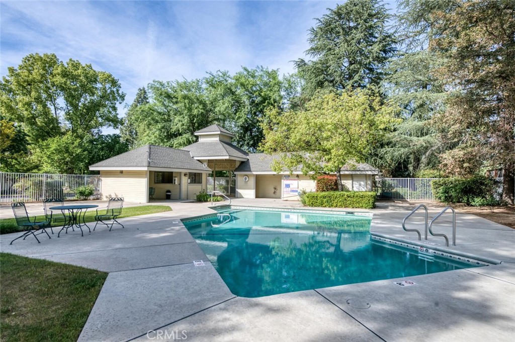 923 E Foxhill, Fresno, CA 93720