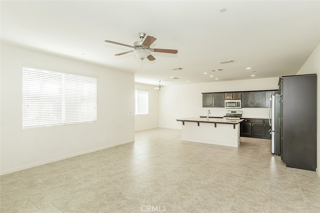 3415 Amanecer Ave, Clovis, CA 93619