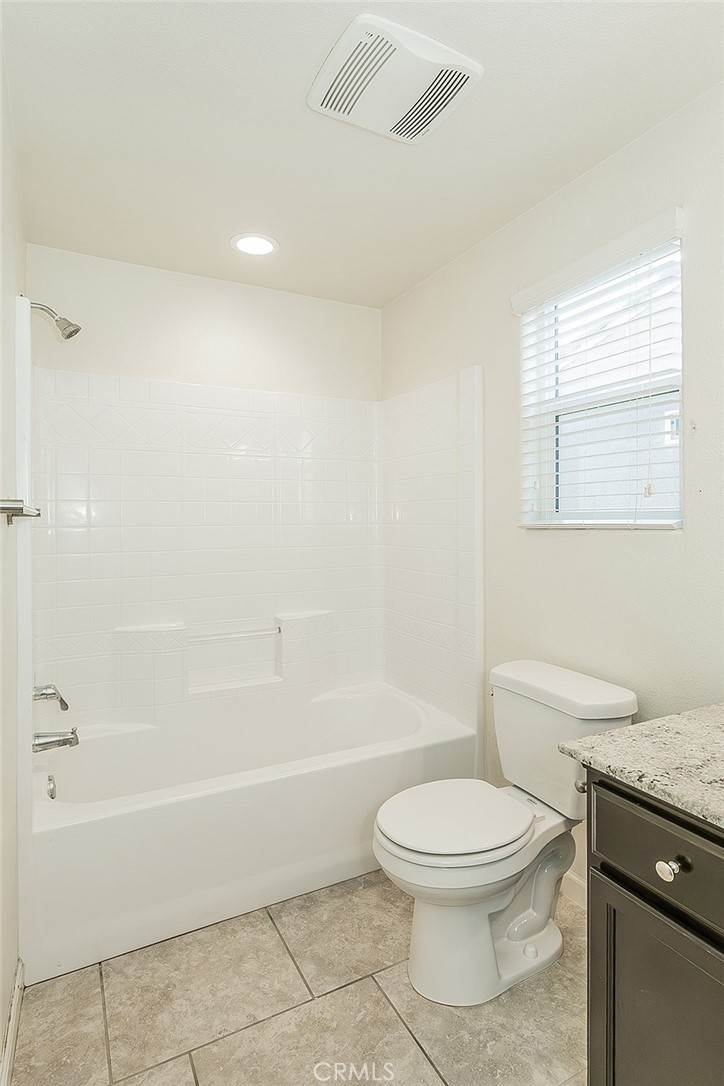 3415 Amanecer Ave, Clovis, CA 93619