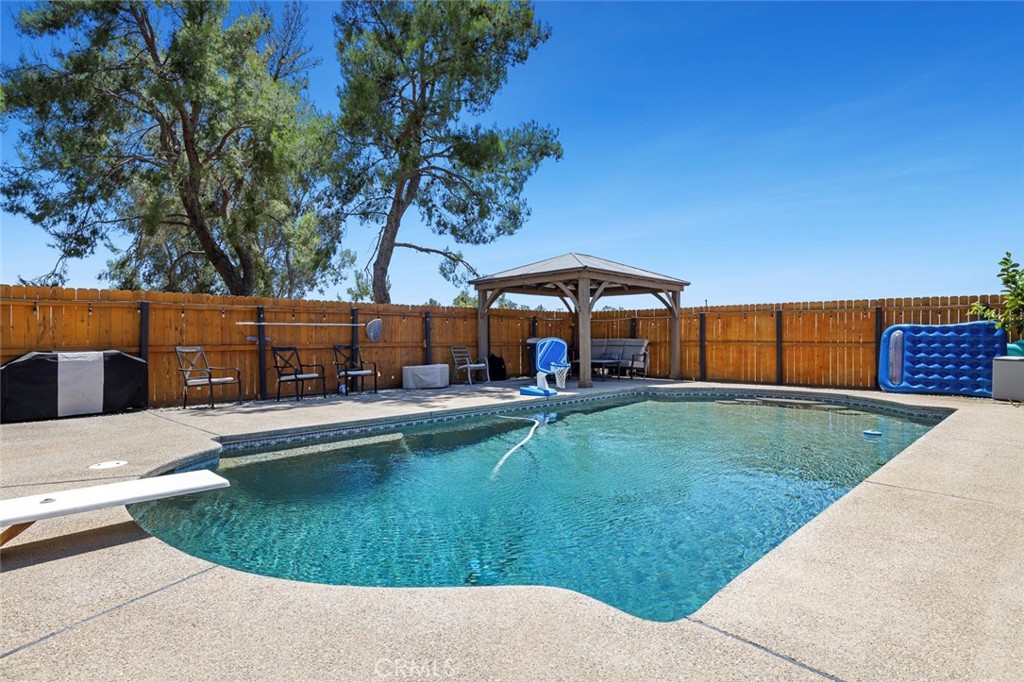 17421 Mark Rd, Madera, CA 93636