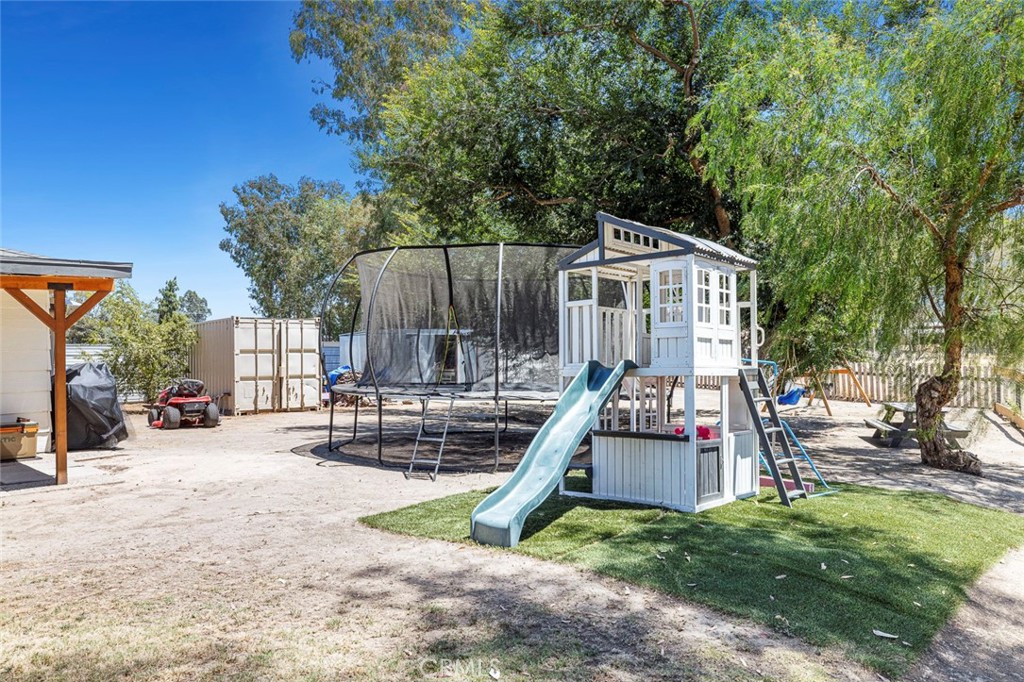 17421 Mark Rd, Madera, CA 93636