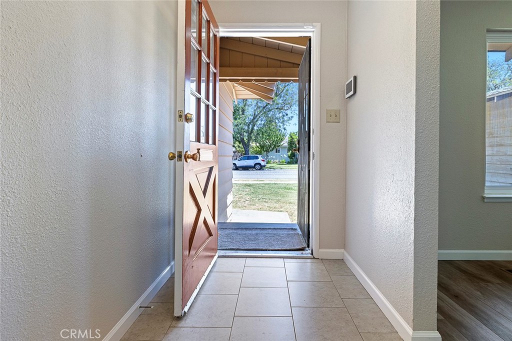 1122 Kensington Dr, Merced, CA 95340