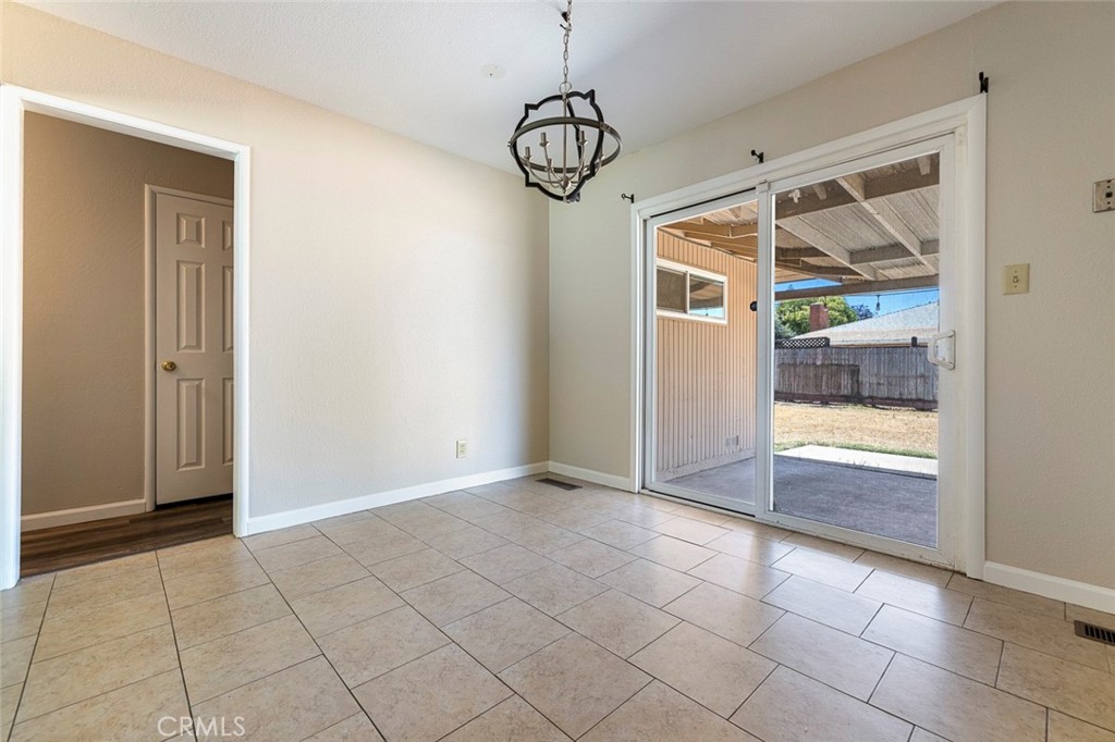 1122 Kensington Dr, Merced, CA 95340