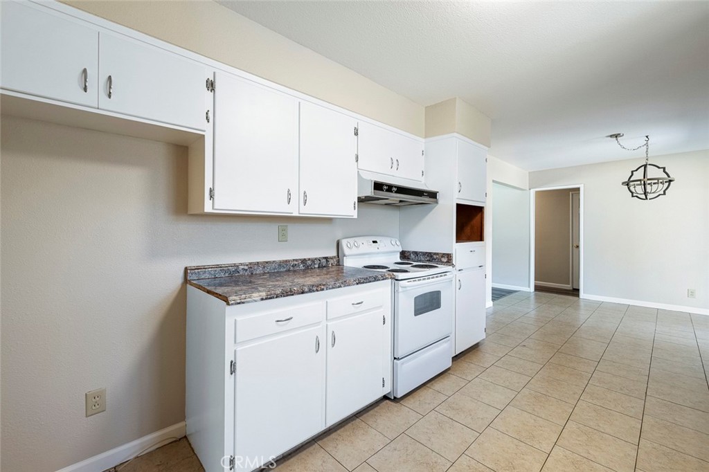 1122 Kensington Dr, Merced, CA 95340