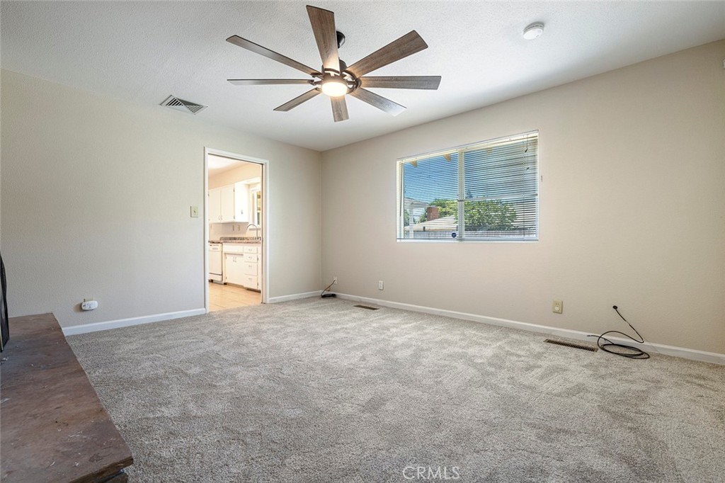1122 Kensington Dr, Merced, CA 95340