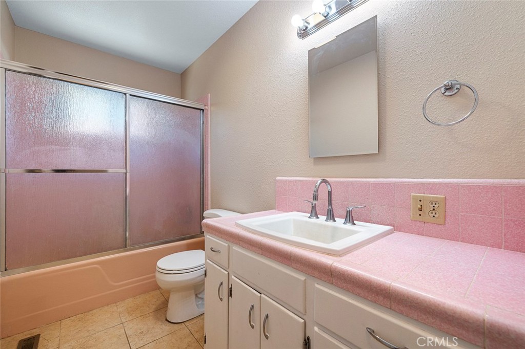 1122 Kensington Dr, Merced, CA 95340