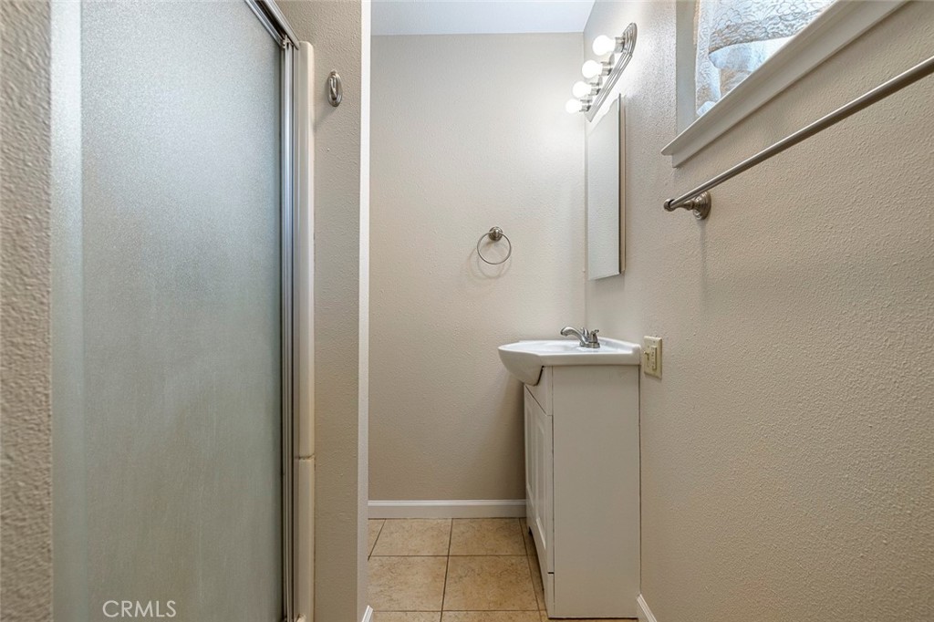 1122 Kensington Dr, Merced, CA 95340