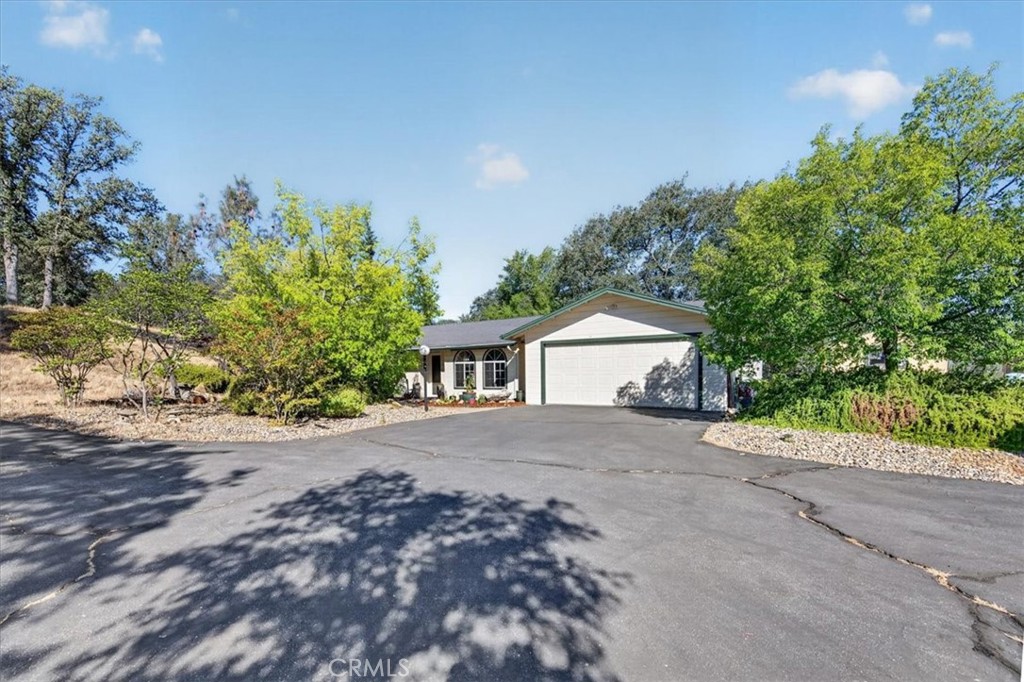 41393 Roaring River Way, Coarsegold, CA 93614