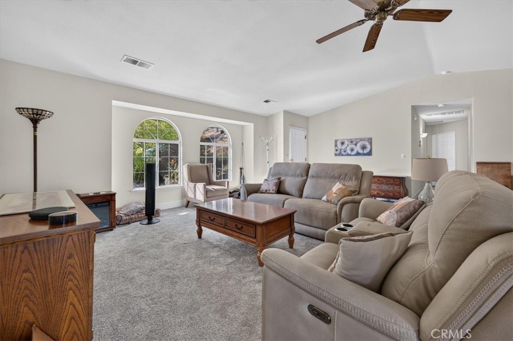 41393 Roaring River Way, Coarsegold, CA 93614