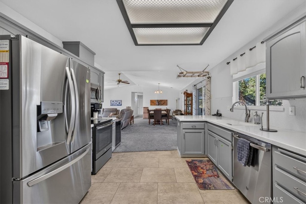 41393 Roaring River Way, Coarsegold, CA 93614
