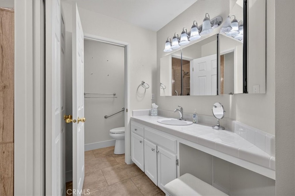41393 Roaring River Way, Coarsegold, CA 93614