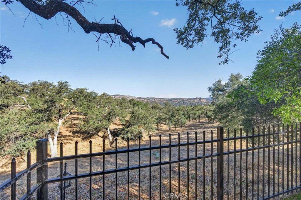 41393 Roaring River Way, Coarsegold, CA 93614