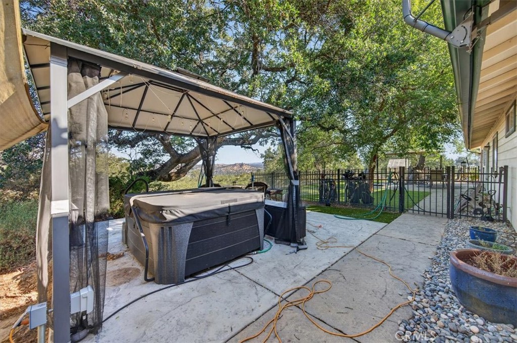 41393 Roaring River Way, Coarsegold, CA 93614