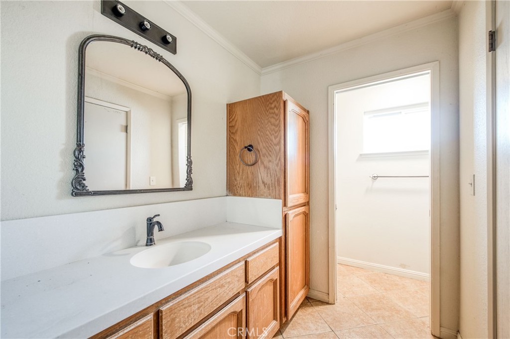 24620 Auberry Rd, Clovis, CA 93619