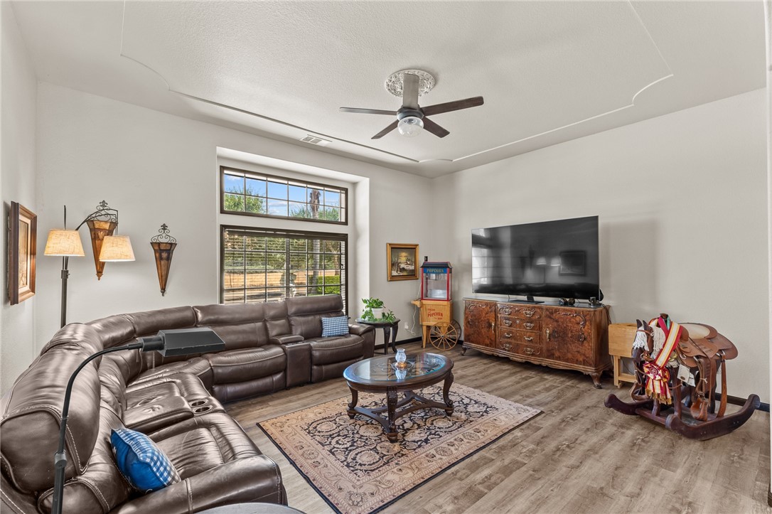 32933 Success Valley Dr, Porterville, CA 93257