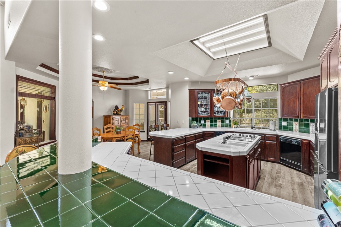 32933 Success Valley Dr, Porterville, CA 93257