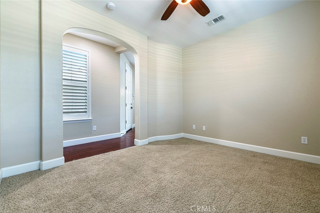 1135 N Whittier Ave, Clovis, CA 93611