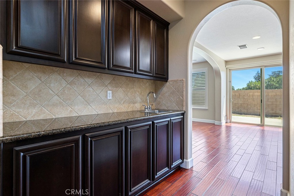 1135 N Whittier Ave, Clovis, CA 93611