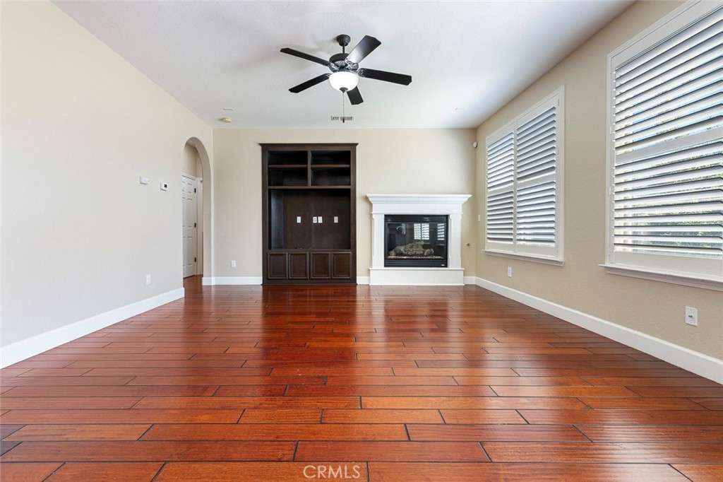 1135 N Whittier Ave, Clovis, CA 93611