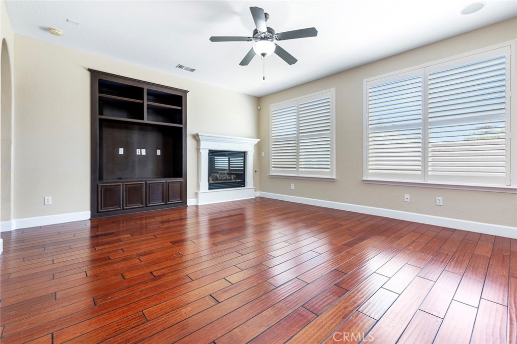 1135 N Whittier Ave, Clovis, CA 93611