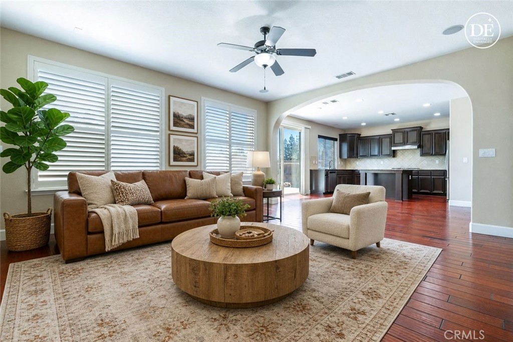 1135 N Whittier Ave, Clovis, CA 93611