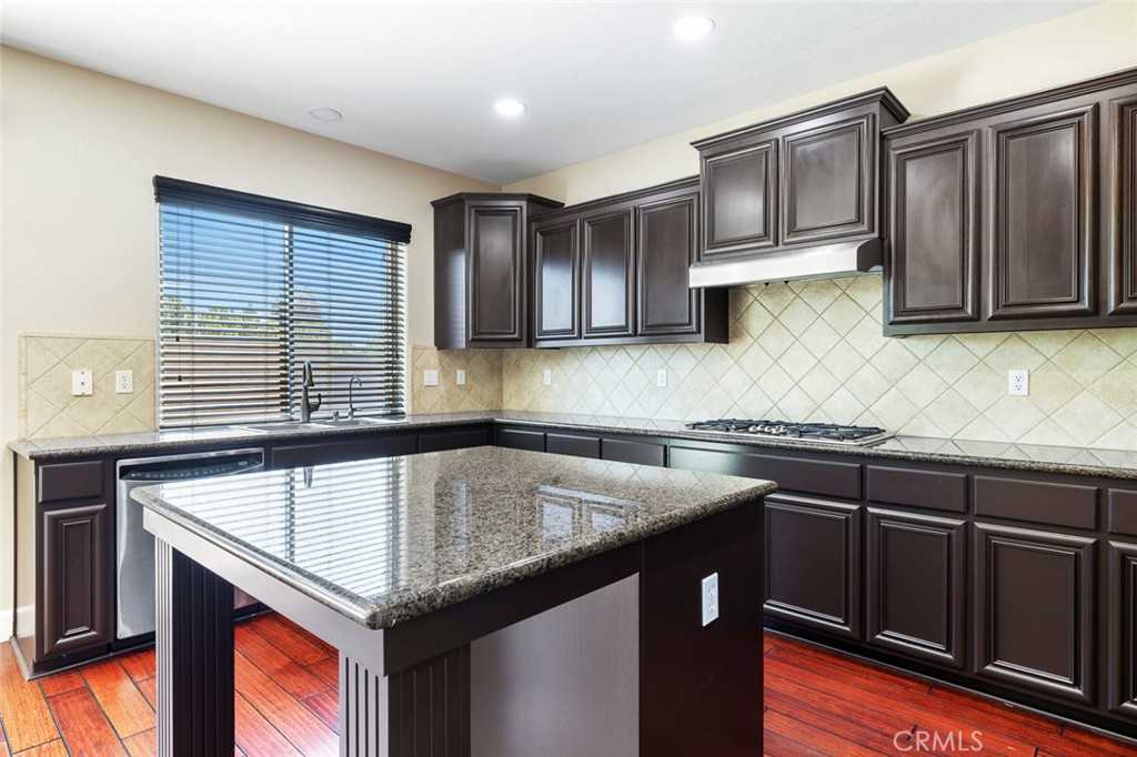 1135 N Whittier Ave, Clovis, CA 93611