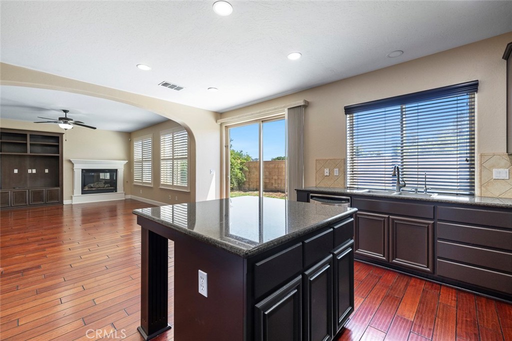 1135 N Whittier Ave, Clovis, CA 93611