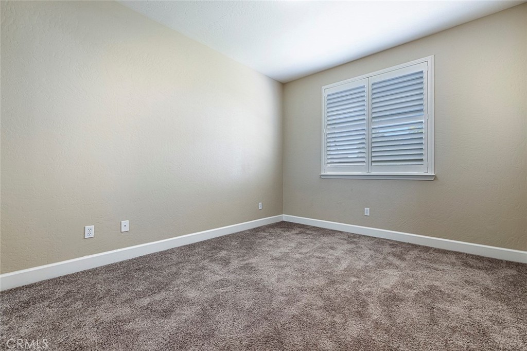 1135 N Whittier Ave, Clovis, CA 93611
